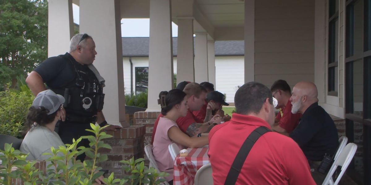 Petal Animal Clinic hosts celebration for local first responders