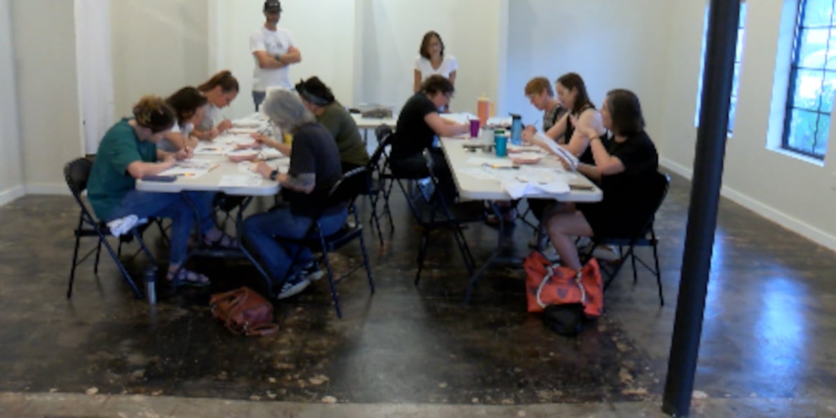 Nuestro Arte hosts beginners screen printing workshop