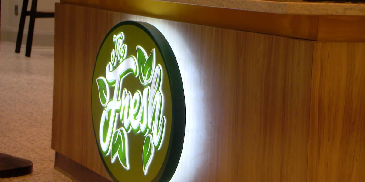 First Class Ribbon USM cuts ribbon on renovated ‘Fresh Food Company’