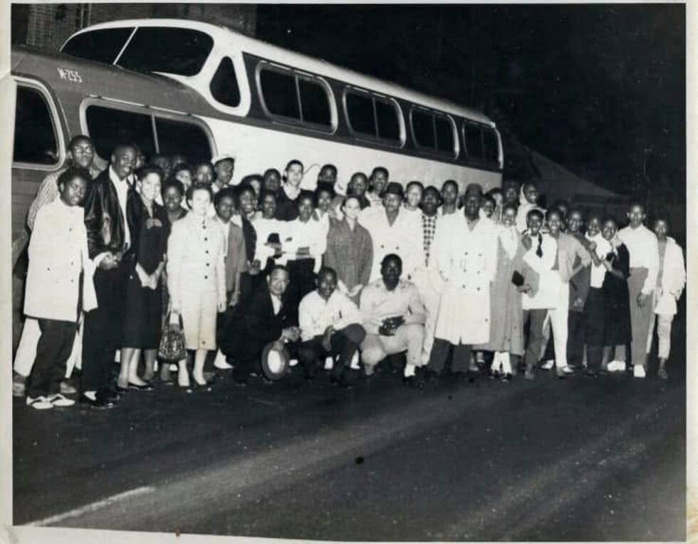 O Conselho da Juventude Laurel defendeu através do entretenimento em todo o país.